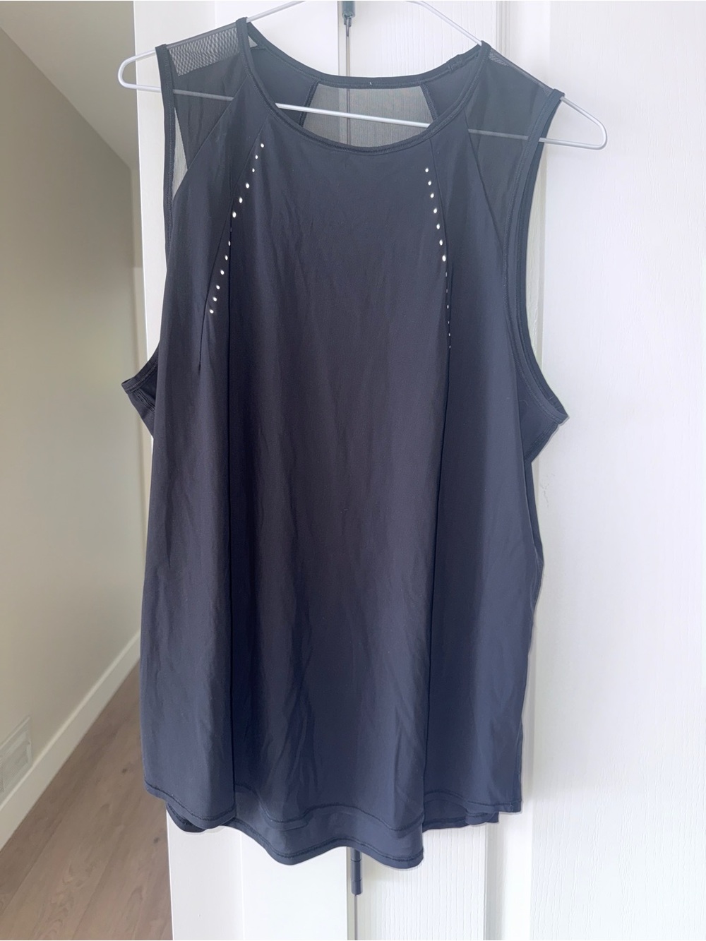 Black lululemon sculpt Tank Top Size 8